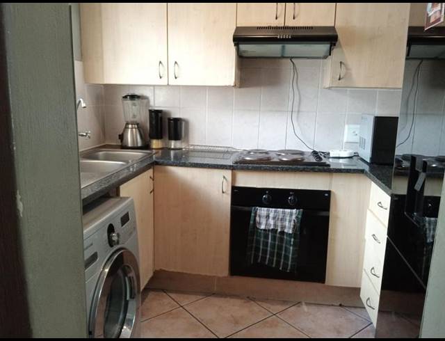 2 BEDROOM APARTMENT FOR SALE IN WILGEHEUWEL